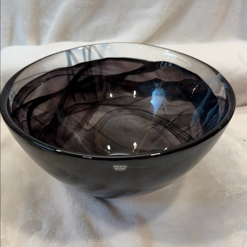Kosta Boda Contrast Bowl, Purple with Blue ribbons
